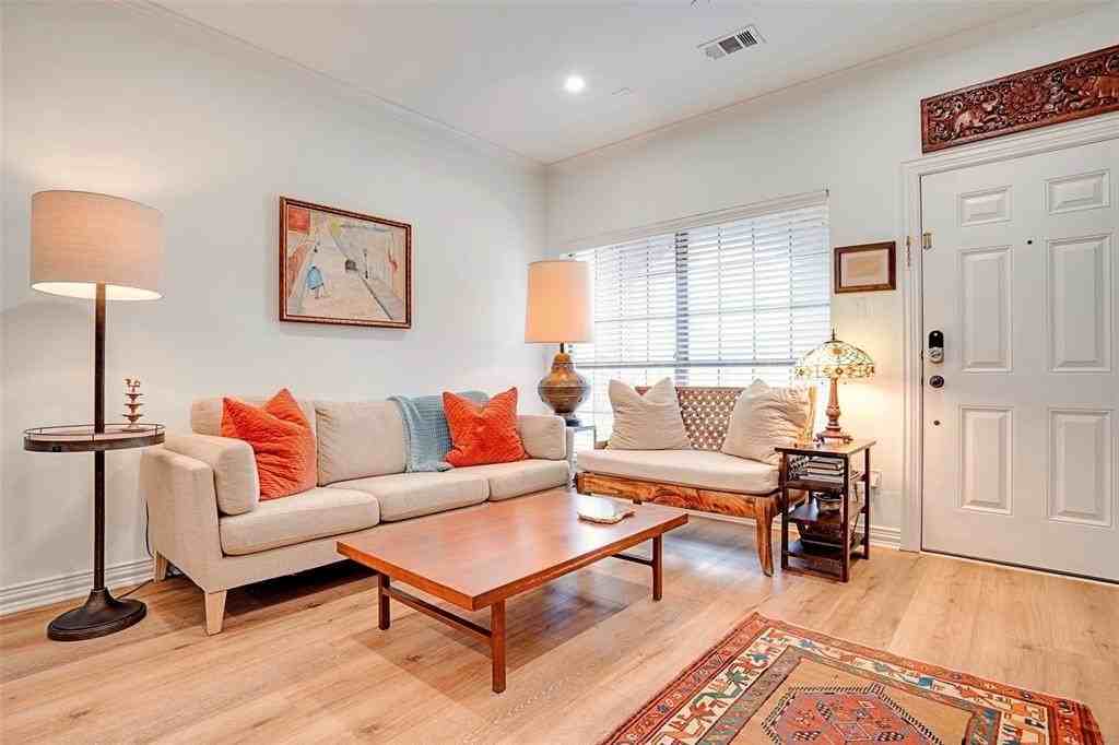 5713 Butterfly Way - Photo 5 of 32