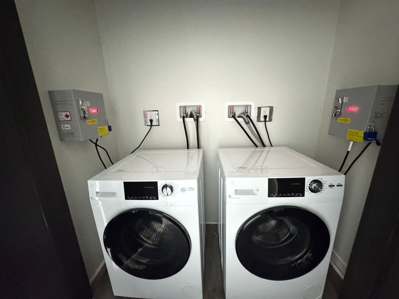 37 LINCOLN ST - Photo 3 of 17