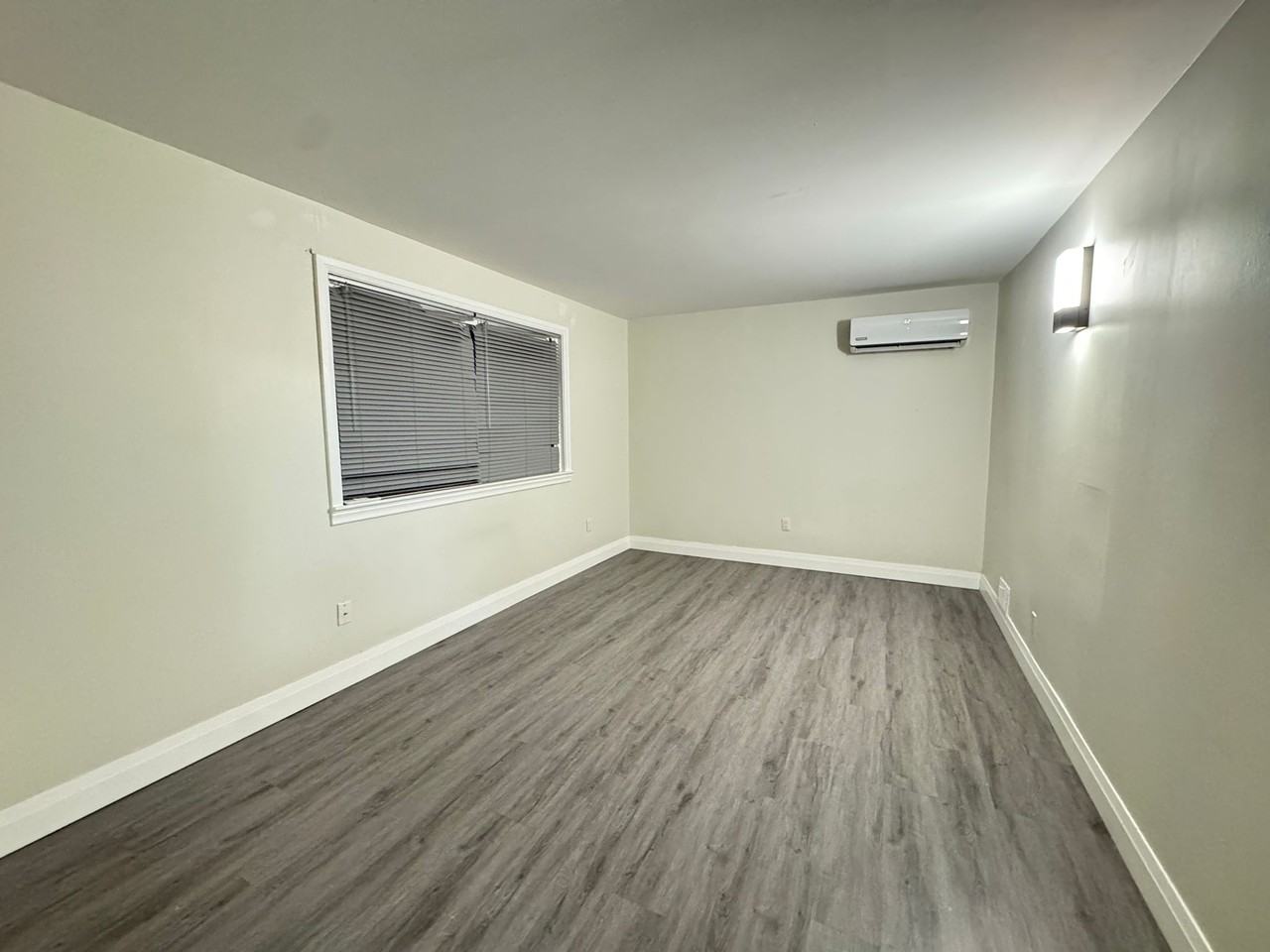 37 LINCOLN ST - Photo 6 of 17