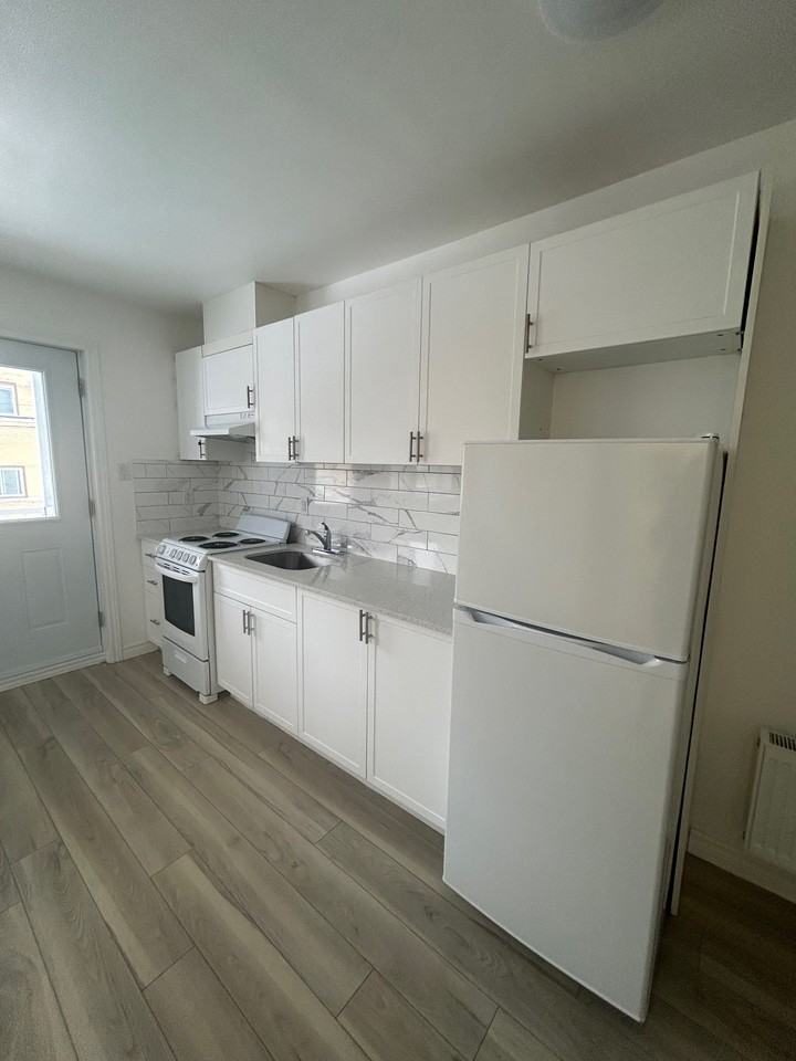 630 Cummings Ave - Photo 4 of 50