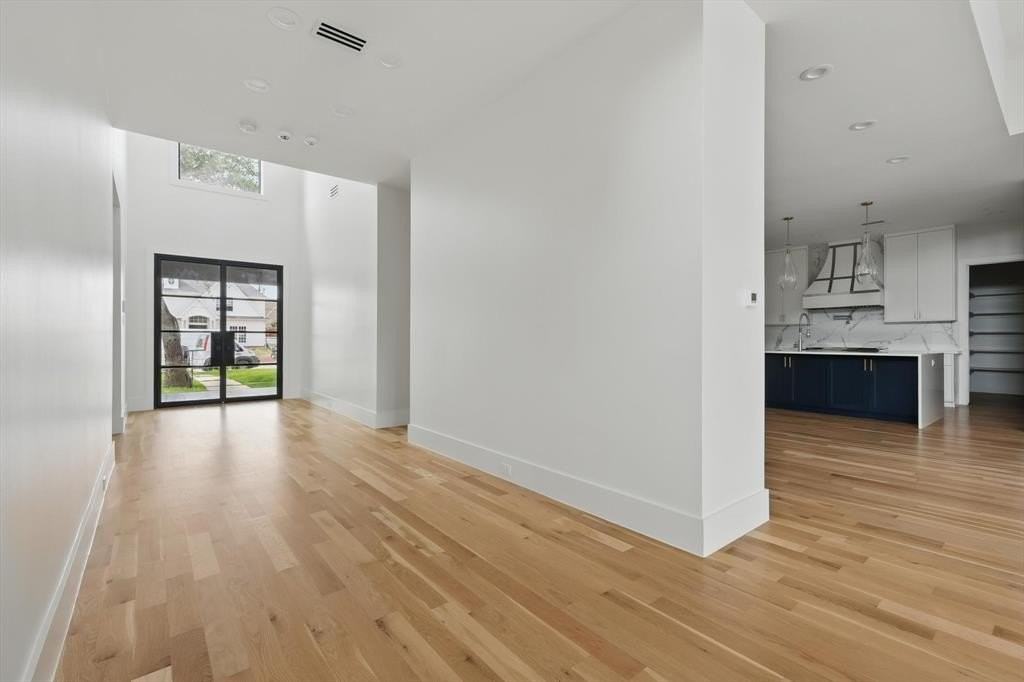 6839 Orchid Ln - Photo 3 of 37