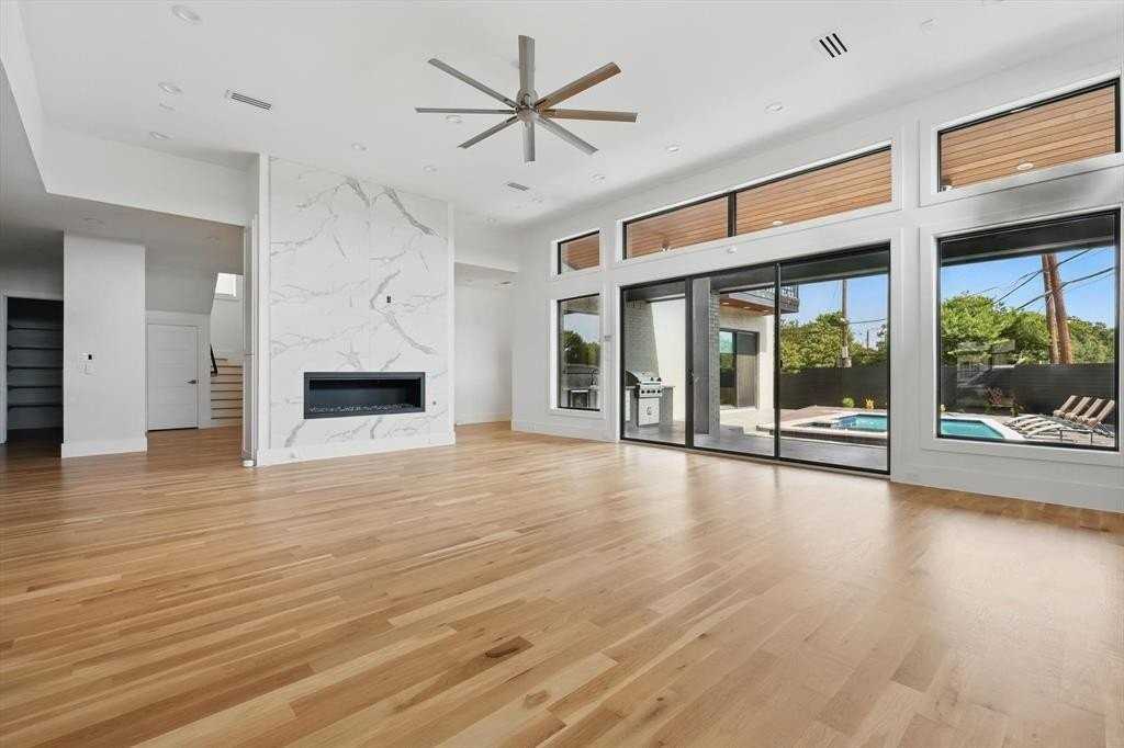 6839 Orchid Ln - Photo 7 of 37