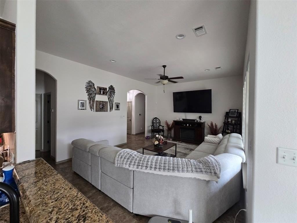 1307 Cochise Trl - Photo 3 of 16