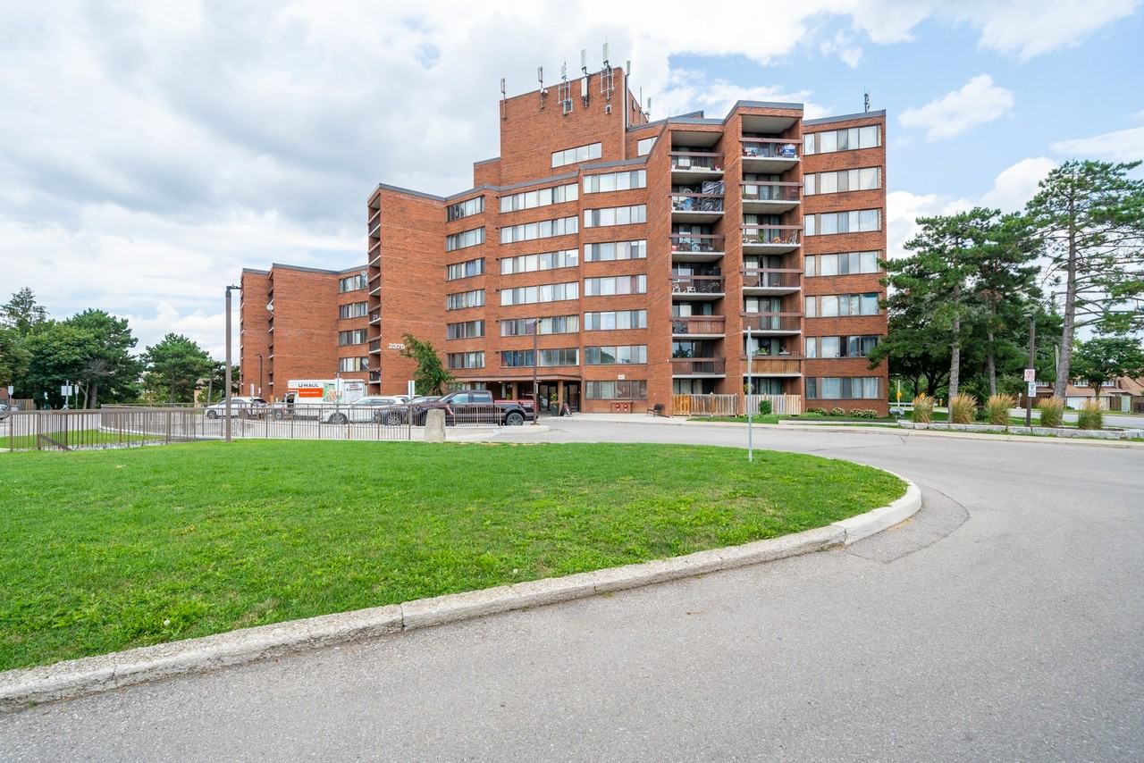 2375 The Collegeway - Photo 7 of 38