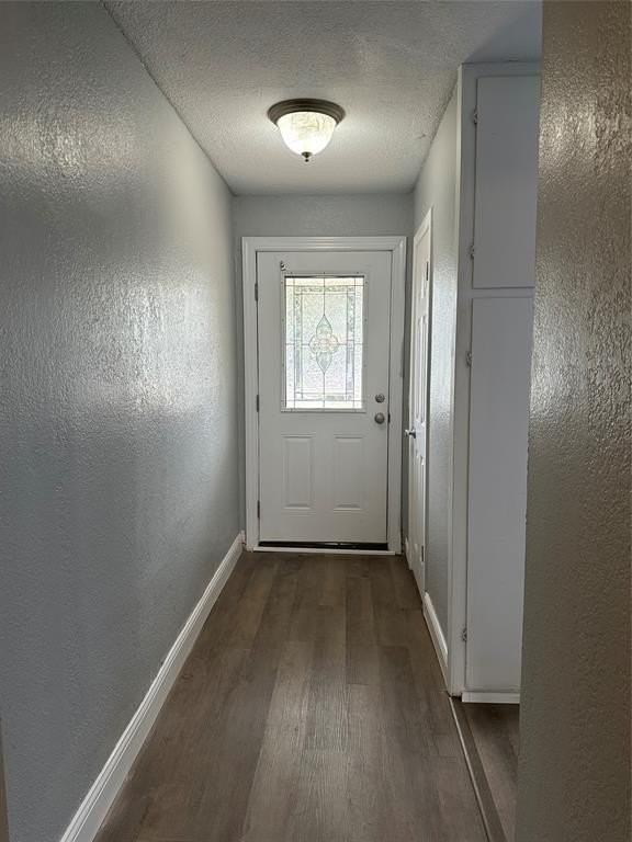 2058 Collins Ave - Photo 3 of 11