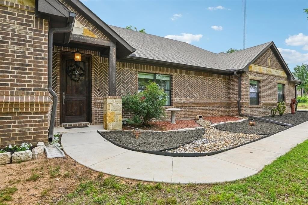 1389 County Road 3591 - Photo 3 of 39