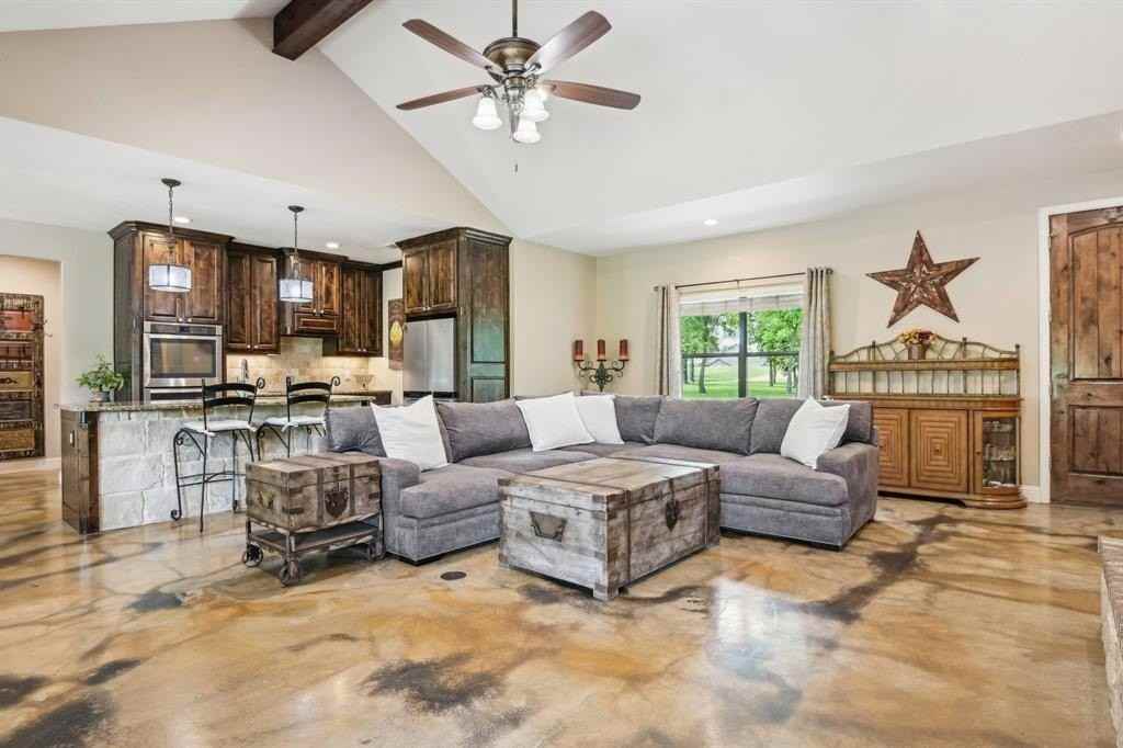 1389 County Road 3591 - Photo 5 of 39