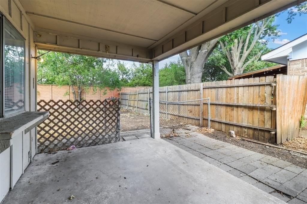 609 Shadyglen Dr - Photo 4 of 17