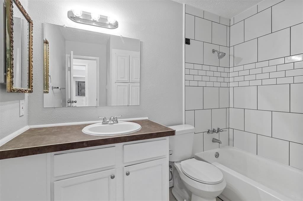 609 Shadyglen Dr - Photo 5 of 17