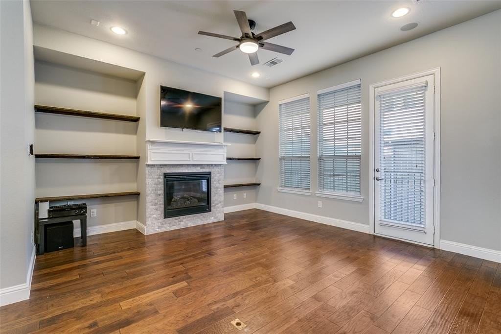 515 W Royal Ln - Photo 7 of 16