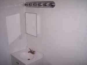 603 Mckinney St - Photo 3 of 6