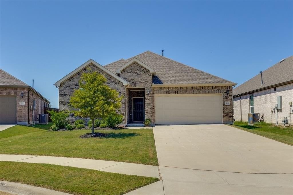 705 Adelyn St - Photo 2 of 25