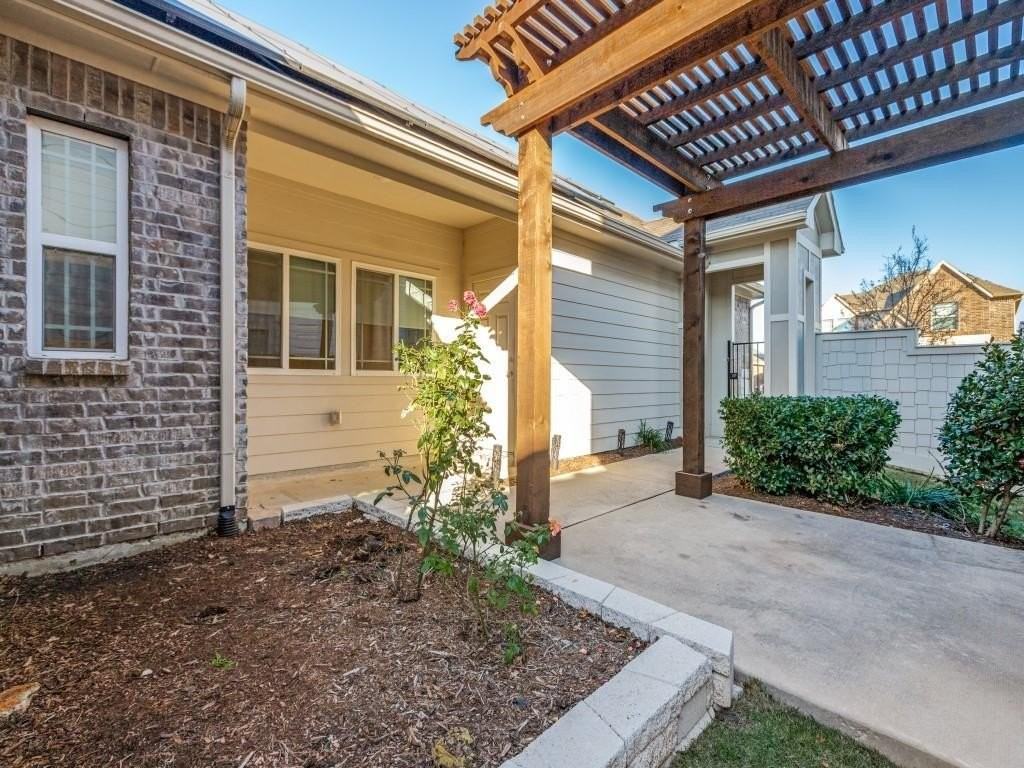 532 Val Verde St - Photo 3 of 25