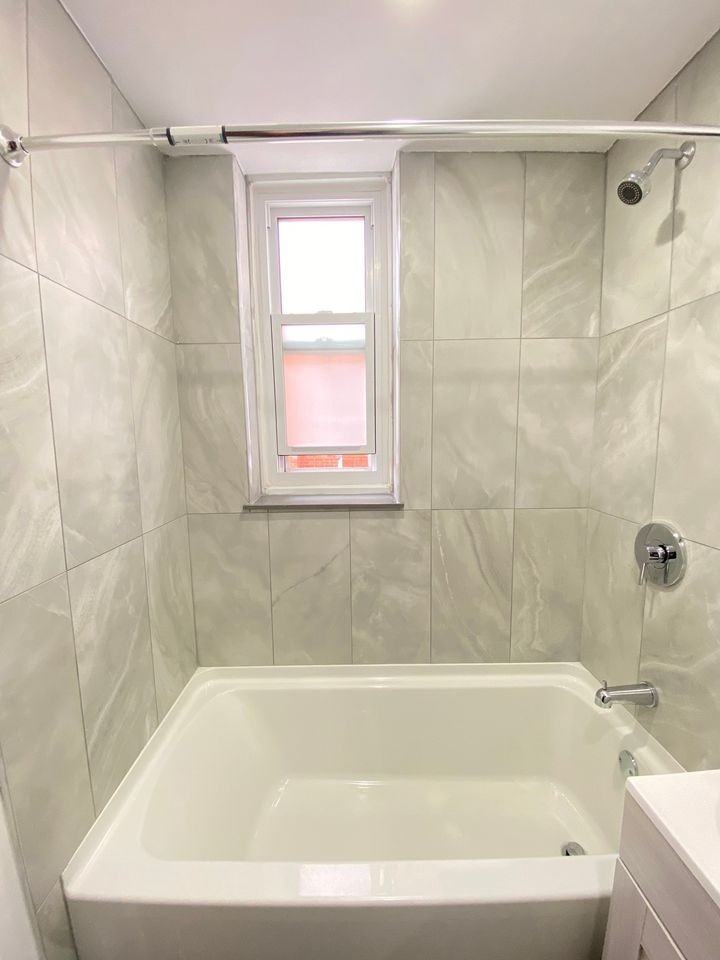 5821 CHEMIN COTE ST LUC - Photo 3 of 47