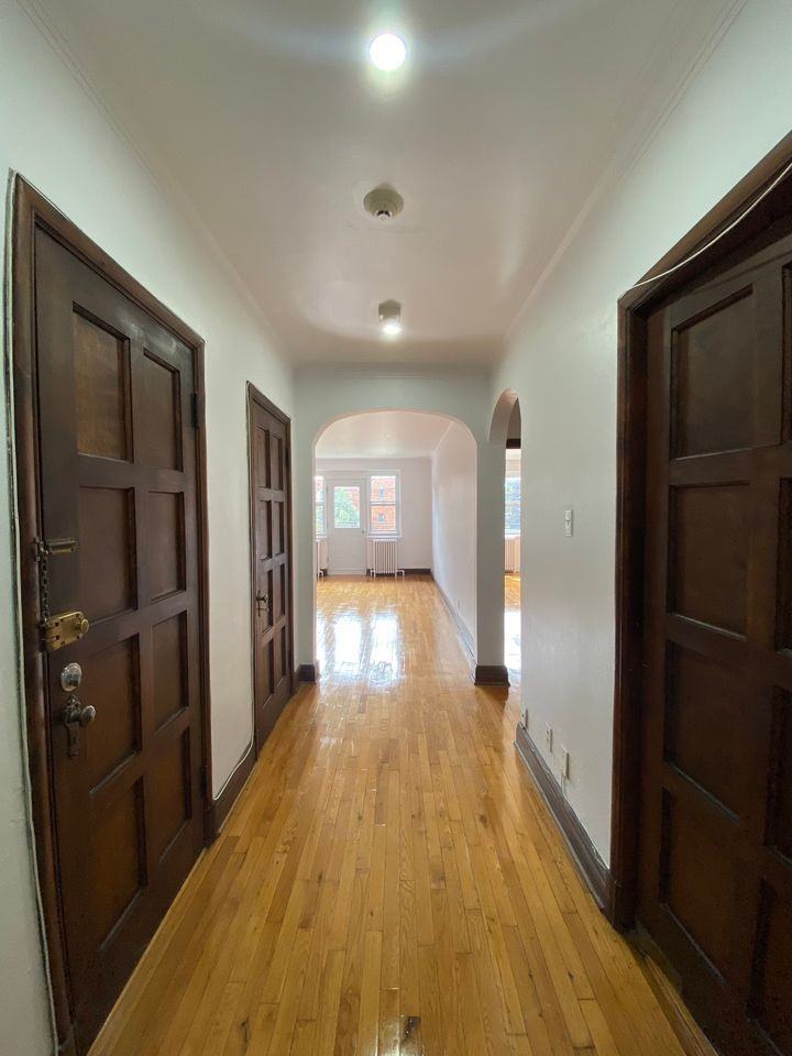 5821 CHEMIN COTE ST LUC - Photo 6 of 47