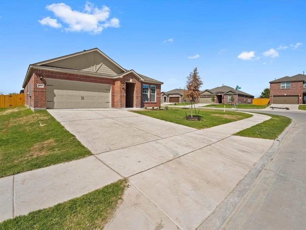 2113 Erlinda Dr - Photo 3 of 30