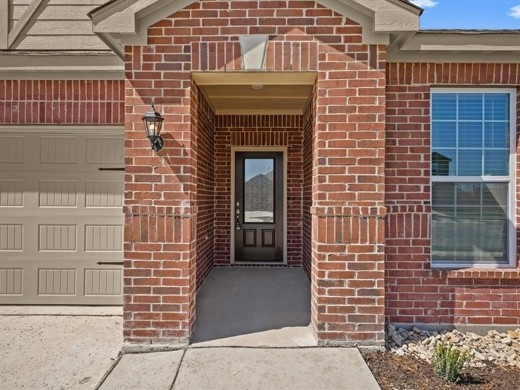 2113 Erlinda Dr - Photo 4 of 30