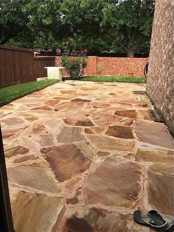 9400 Western Trl - Photo 4 of 24