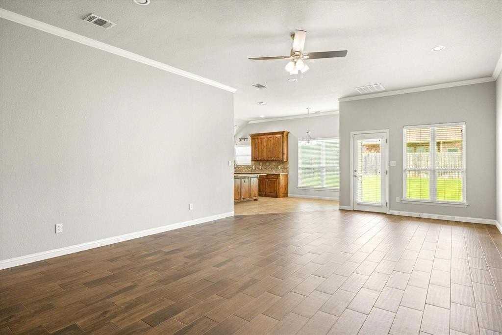 107 Donna Cir - Photo 3 of 24