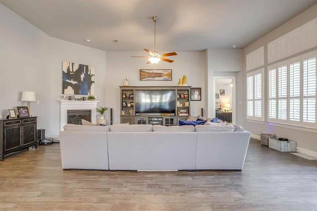 11829 Kynborrow Rd - Photo 5 of 39