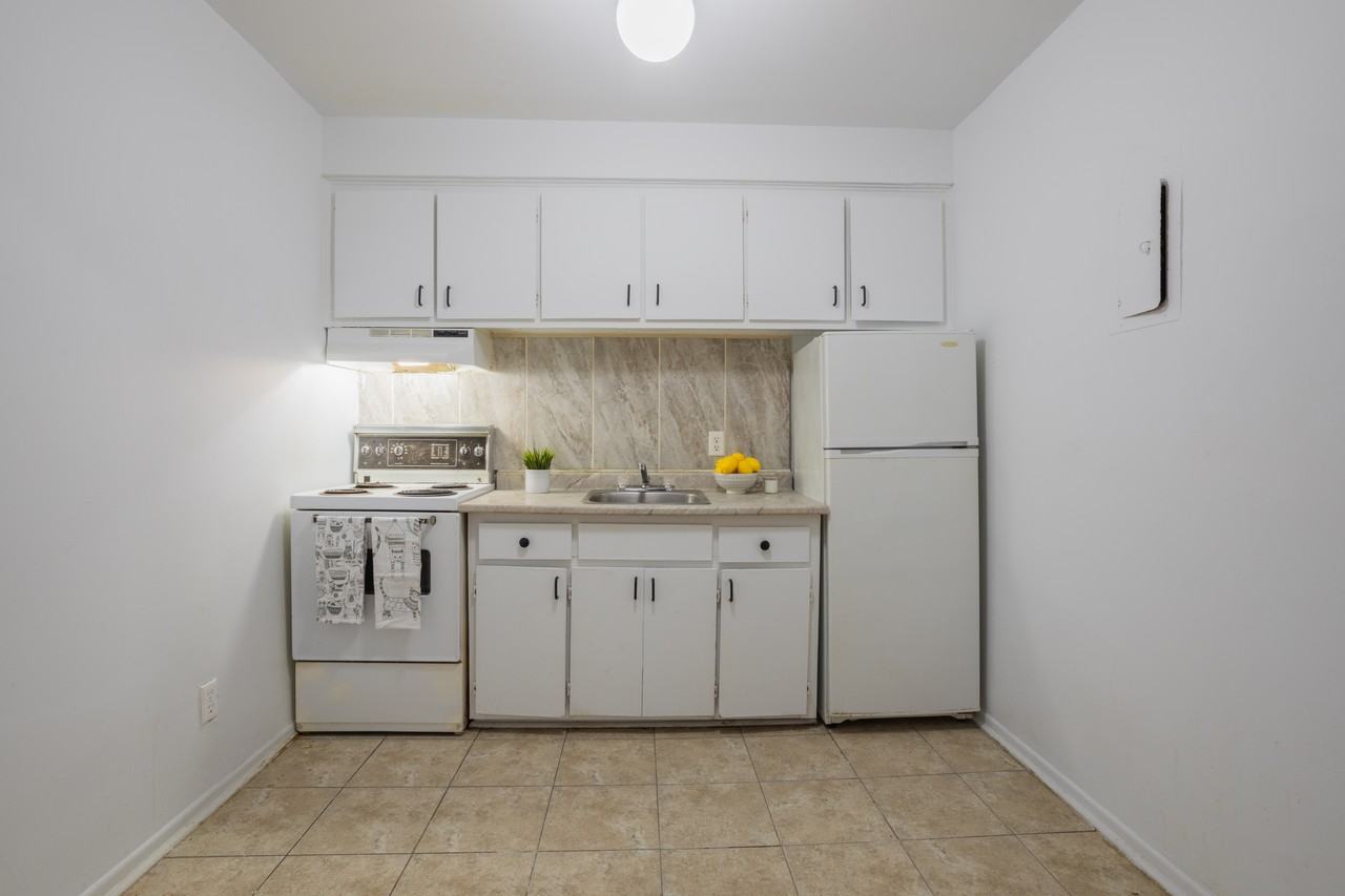 10144 Lajeunesse - Photo 2 of 6