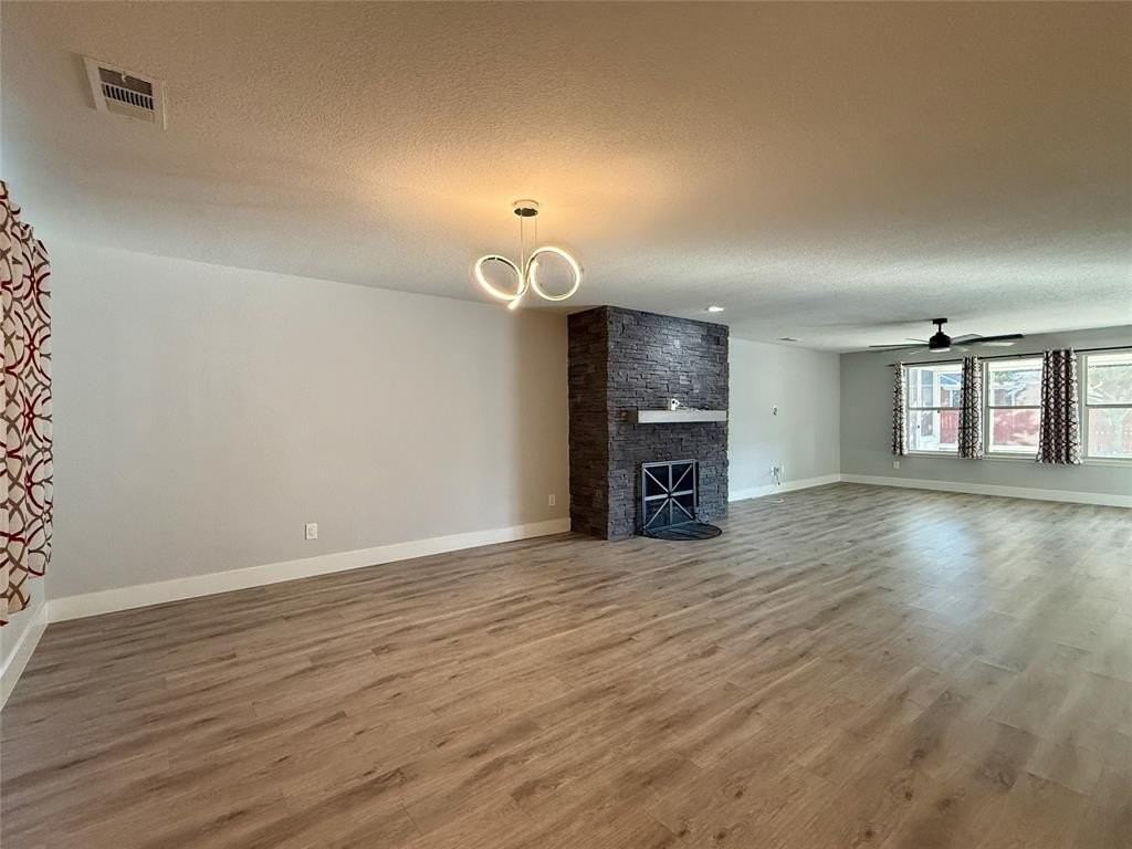 208 Oxford Dr - Photo 5 of 22