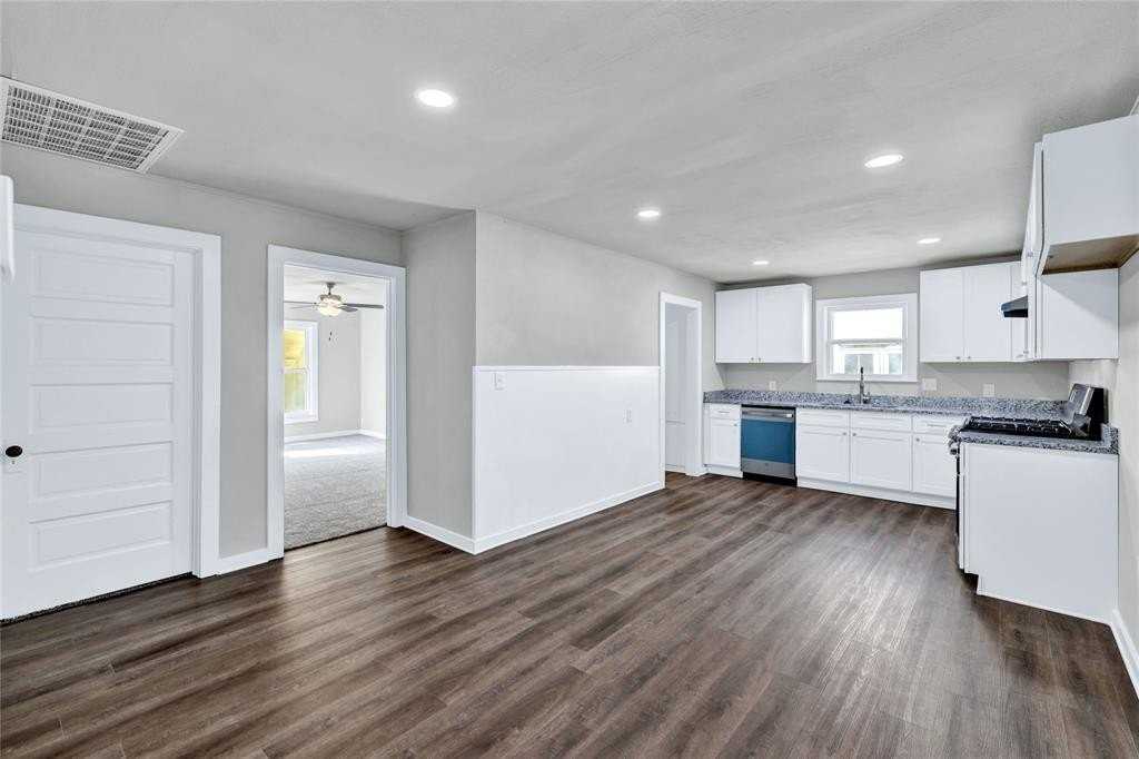 907 Nw Main St - Photo 3 of 28