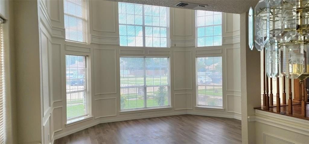 716 Violet Ct - Photo 3 of 19