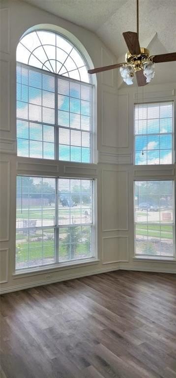 716 Violet Ct - Photo 5 of 19