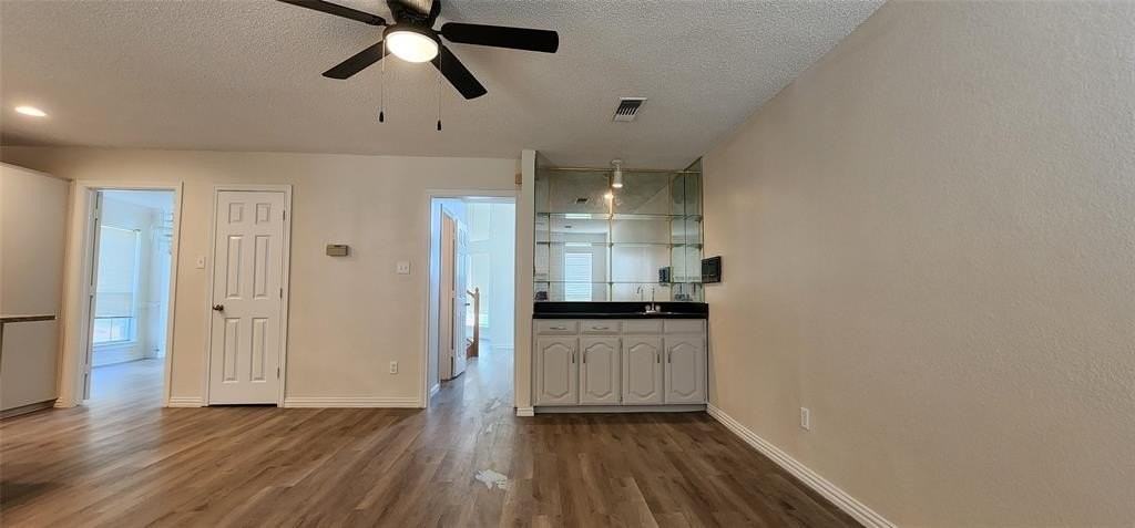 716 Violet Ct - Photo 7 of 19