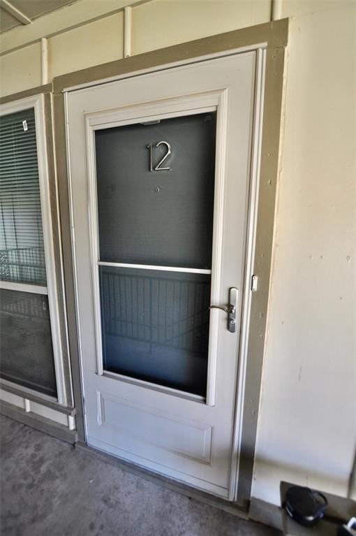 202 E Oak St #12 - Photo 2 of 8