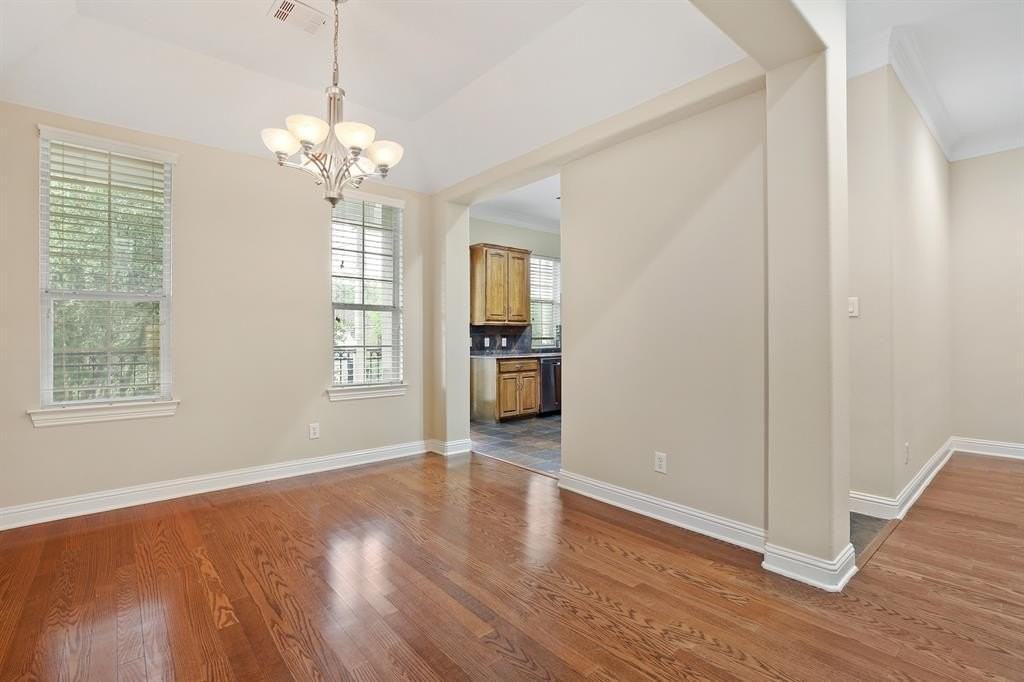 5812 La Vista Dr - Photo 6 of 36