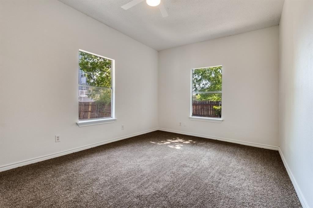 409 Sunset Ave - Photo 7 of 11