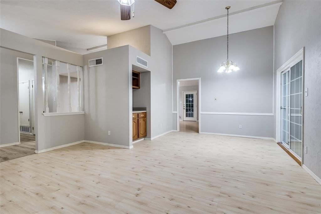 3029 Yorkshire Ct - Photo 4 of 13