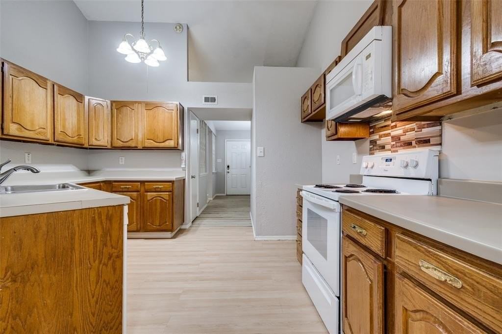 3029 Yorkshire Ct - Photo 5 of 13