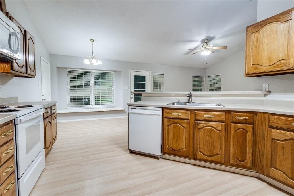 3029 Yorkshire Ct - Photo 6 of 13