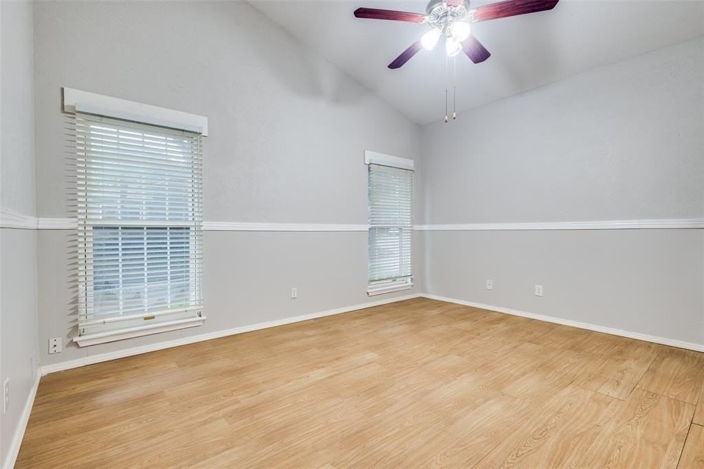 3029 Yorkshire Ct - Photo 7 of 13