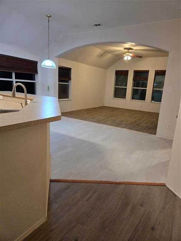 606 Zollman Ct - Photo 7 of 23