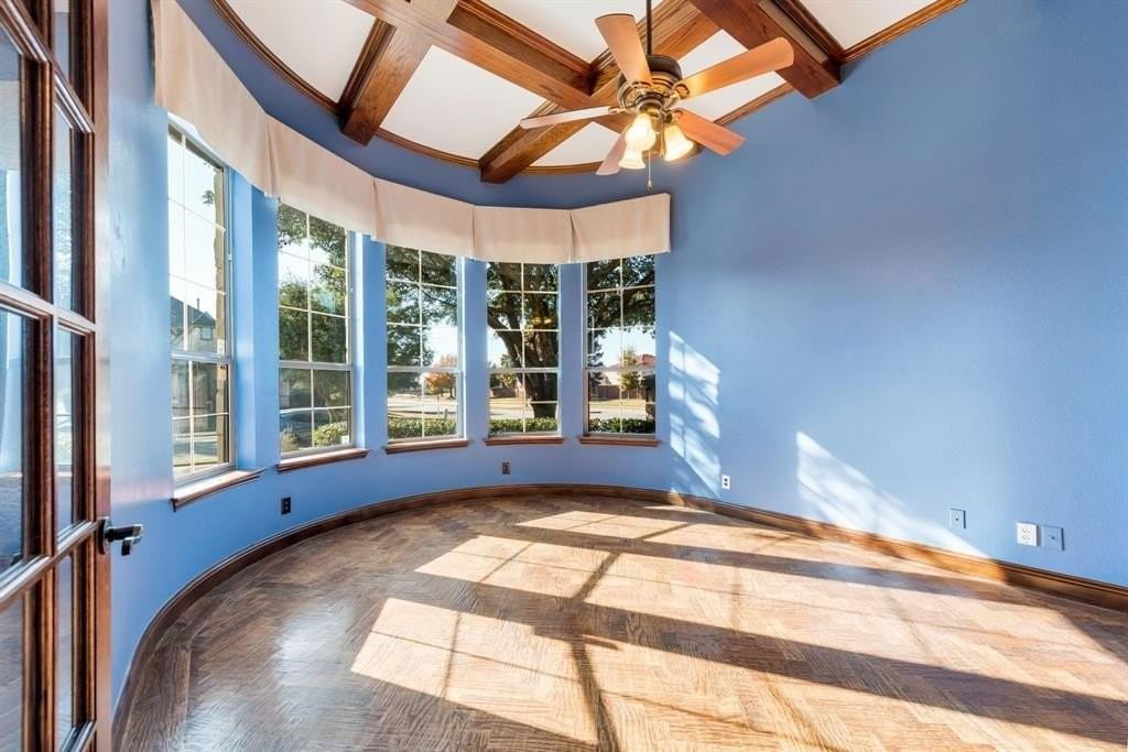 701 Buffalo Springs Dr - Photo 7 of 15