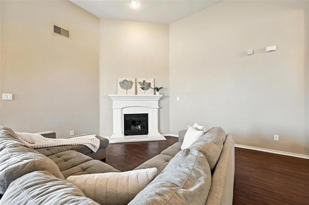 12500 Cottageville Ln - Photo 4 of 22