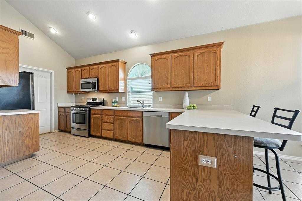 12500 Cottageville Ln - Photo 6 of 22