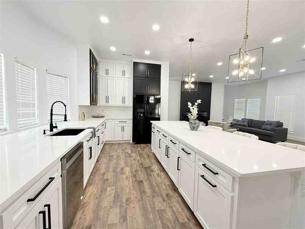 4602 Sycamore St - Photo 7 of 24