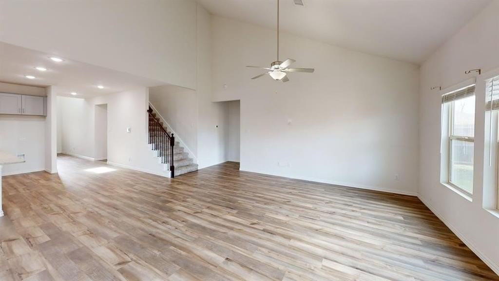 558 Janette Ct - Photo 6 of 29