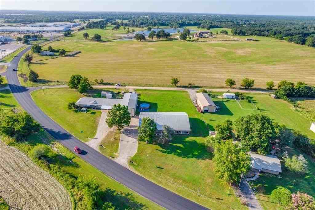 1590 Farm Road 2352 - Photo 6 of 40