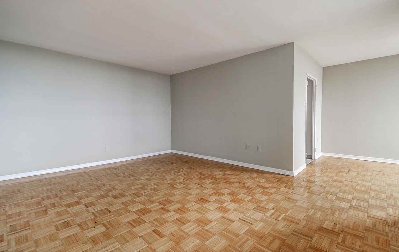 10 Kensington Rd. - Photo 5 of 19