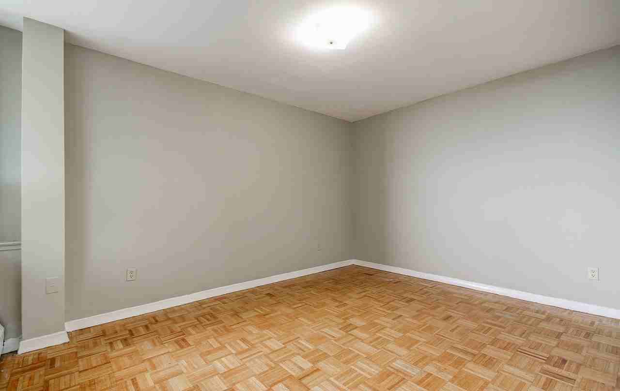 10 Kensington Rd. - Photo 6 of 19