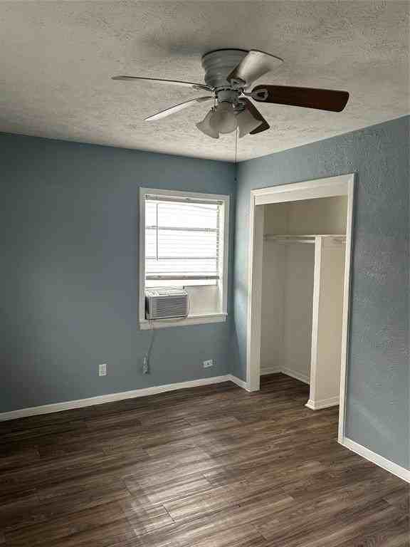 409 Wildwood Dr - Photo 6 of 9