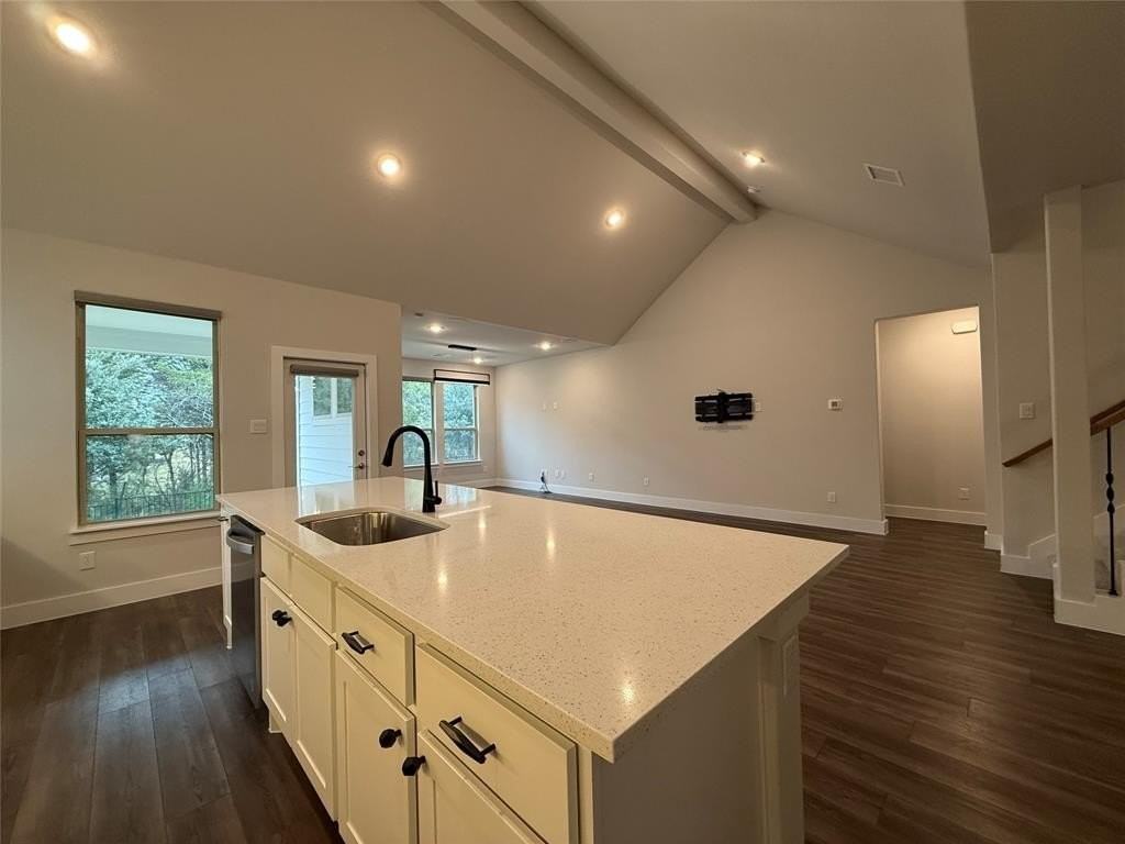 538 Torrey Pines Cir - Photo 5 of 30