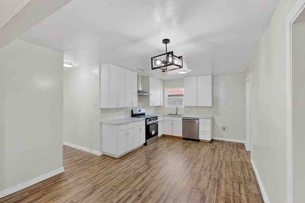 1407 El Camino Cir - Photo 5 of 26