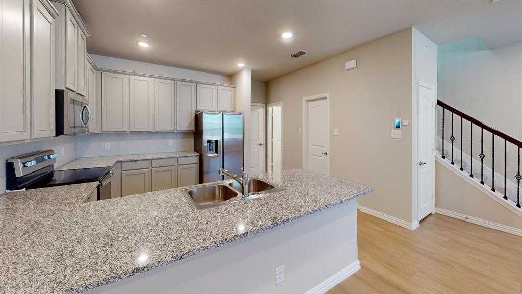 2875 Baneberry Ln - Photo 3 of 20